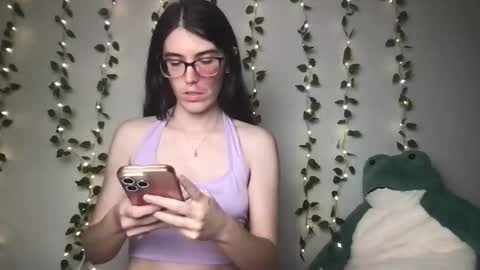 thistlefernsby online show from November 20, 4:35 am