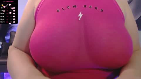 Snapshot of tiabellaxxx chatting on March 5, 3:51 pm Tia Bella online show from March 5, 3:51 pm