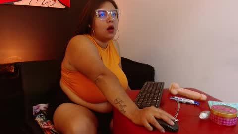 Snapshot of tiana1126 chatting on October 18, 4:59 am Tiana online show from October 18, 4:59 am