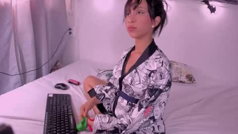 Snapshot of tiana_glowxxx chatting on October 18, 3:04 pm Tiana online show from October 18, 3:04 pm