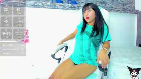 Snapshot of tiana_glowxxx chatting on February 3, 7:10 pm Tiana online show from February 3, 7:10 pm