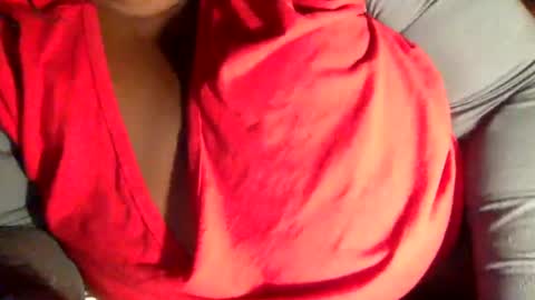 Snapshot of tierrahenri chatting on December 21, 12:20 am Tierra Henri online show from December 21, 12:20 am