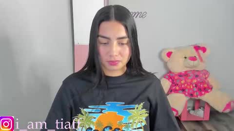 Snapshot of tifany_tay2 chatting on October 14, 6:16 am hey am julietha online show from October 14, 6:16 am