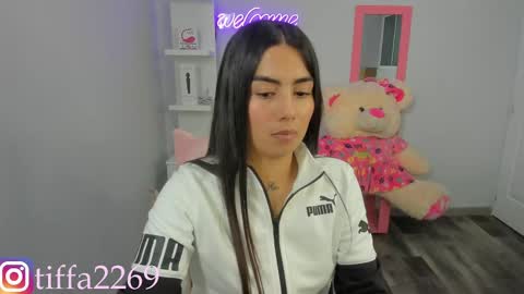 Snapshot of tifany_tay2 chatting on January 17, 2:50 am hey am julietha online show from January 17, 2:50 am