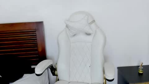 tifanymonroehot online show from November 21, 11:45 am