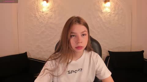 Tiffanny Sins online show from December 20, 3:10 am