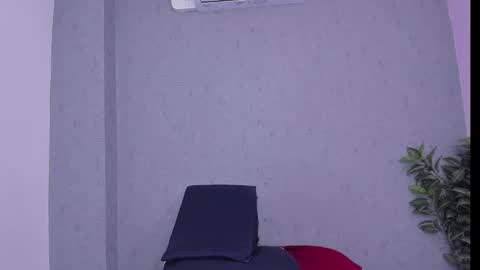 tiffany_mendez online show from February 13, 12:29 pm