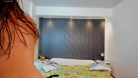 tiffanyhoustton online show from February 11, 12:28 pm