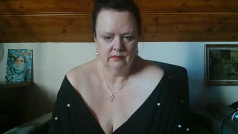 TiffanyMature online show from March 6, 8:20 am