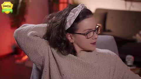 tiffanyriox online show from November 8, 1:32 am