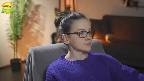 tiffanyriox online show from February 12, 1:07 am