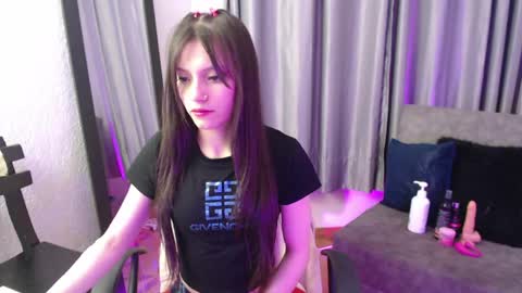 tiinajonus_ online show from April 22, 4:09 am