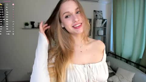 Elizabeth Elize online show from May 1, 10:18 am
