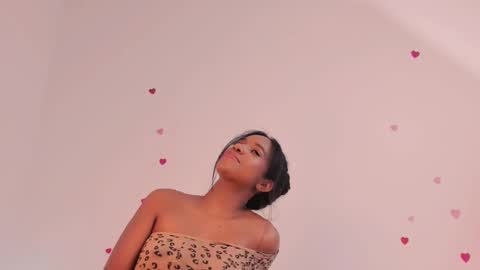 T I N A online show from September 10, 6:08 pm