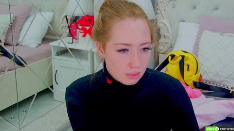 Snapshot of tinabrook chatting on October 7, 4:06 am Tina online show from October 7, 4:06 am