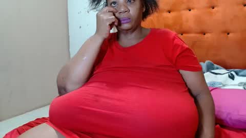 tinagiant online show from November 5, 9:42 pm