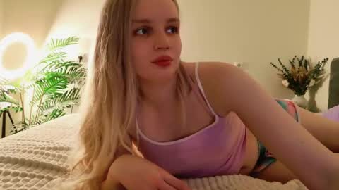 tinasiner online show from April 26, 3:43 pm