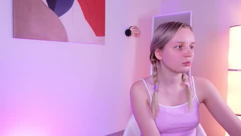 tinasiner online show from November 4, 2:44 pm