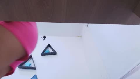 tinkerbell online show from November 29, 8:02 pm