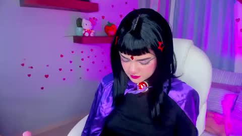 Snapshot of tiny__emmy chatting on February 23, 3:01 pm Emmy M online show from February 23, 3:01 pm