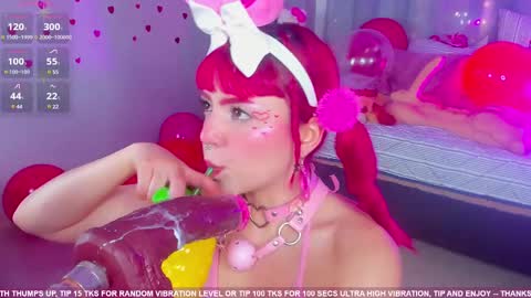Snapshot of tiny__emmy chatting on February 15, 11:27 pm Emmy M online show from February 15, 11:27 pm