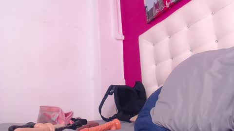 Snapshot of tiny_whore18 chatting on October 21, 5:06 pm tiny_whore18 online show from October 21, 5:06 pm