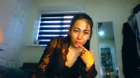 Tinyasian911718 sweetinyasian instagram online show from February 14, 4:31 pm