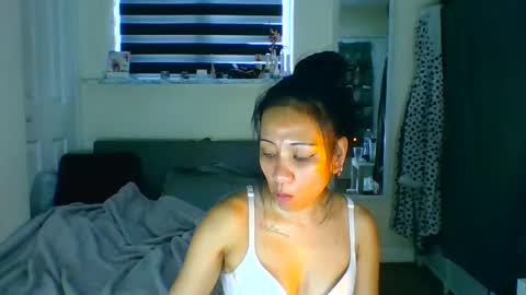 Tinyasian911718 sweetinyasian instagram online show from February 25, 2:26 pm