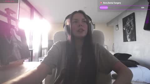 stage Kylie Sinner  brand CLITBAIT online show from June 17, 10:44 pm