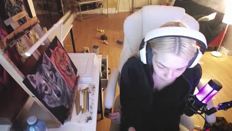 Snapshot of tinykylie chatting on February 12, 7:13 am stage Kylie Sinner brand CLITBAIT online show from February 12, 7:13 am