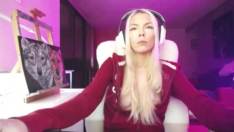 stage Kylie Sinner  brand CLITBAIT online show from November 5, 3:23 am