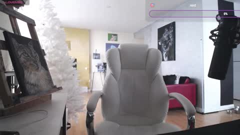 stage Kylie Sinner  brand CLITBAIT online show from February 12, 8:32 pm