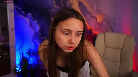tinynataliee online show from June 13, 2:47 pm