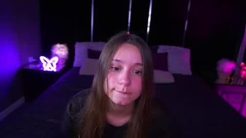 tinynataliee online show from July 13, 1:01 pm