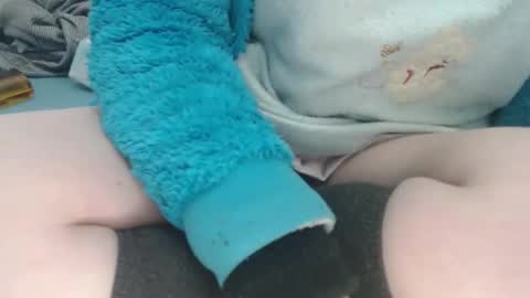 tinyslut66 online show from December 13, 7:53 pm