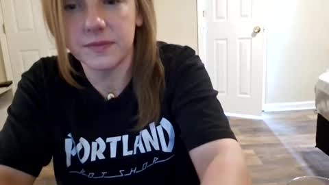 tinywithtiddies online show from January 14, 4:50 am