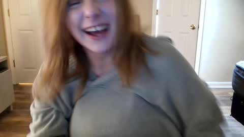 tinywithtiddies online show from May 15, 4:05 am