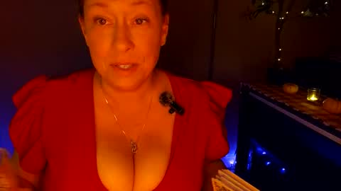 Snapshot of tittytarot2 chatting on October 31, 11:09 pm Mystic Minxxx online show from October 31, 11:09 pm