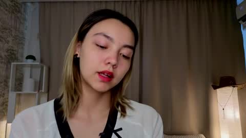 Lin online show from May 7, 11:58 am