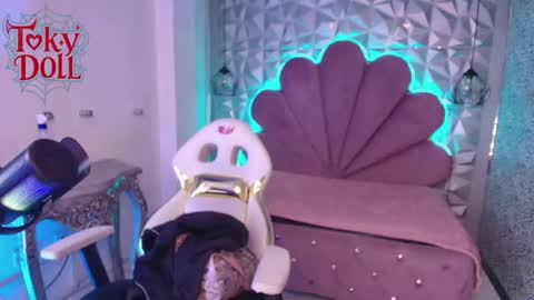 toky         online show from October 7, 7:29 pm