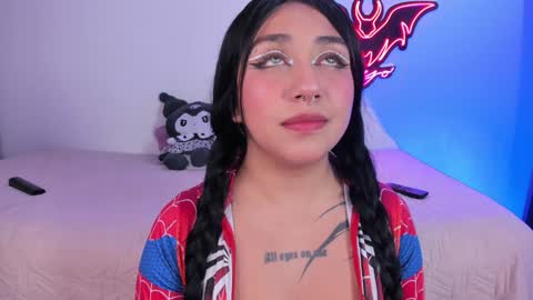   Independent model online show from February 8, 9:13 am