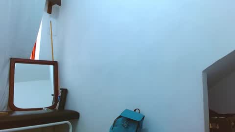 Blue online show from February 6, 9:40 pm