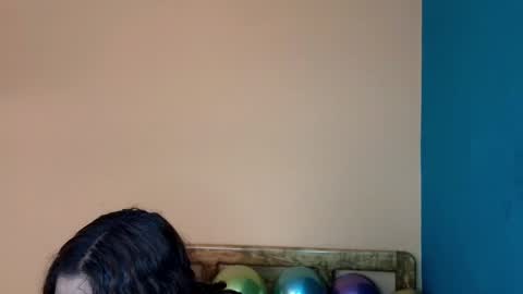 Snapshot of tomoe_b chatting on December 31, 7:51 pm leyla online show from December 31, 7:51 pm