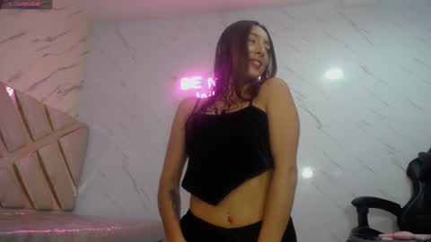 Snapshot of tomoe_b chatting on January 14, 3:11 am leyla online show from January 14, 3:11 am