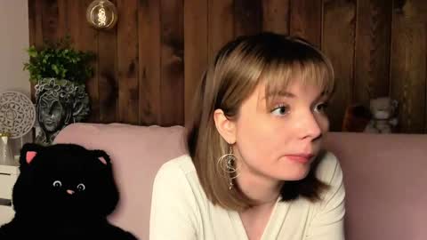 Melissa online show from June 7, 7:32 pm