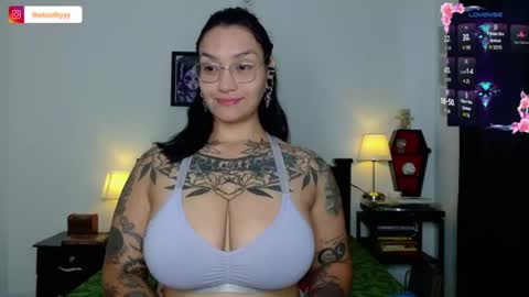 toothyy online show from August 4, 11:38 am