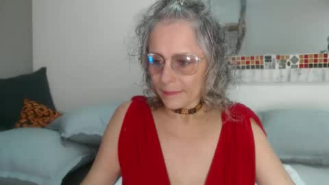 TotyPink online show from May 6, 4:55 pm