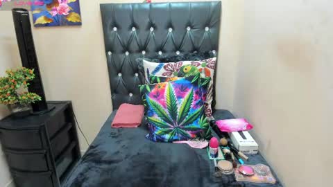 toxicfantasy4u online show from July 27, 4:26 pm