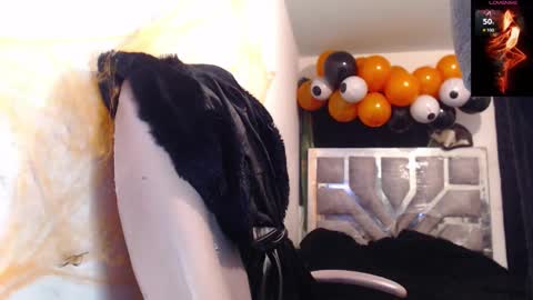 Snapshot of toxxxic_cams chatting on October 19, 6:37 am toxca69 online show from October 19, 6:37 am