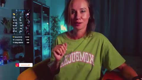 Hey my name is Kiri Kiri online show from July 18, 10:01 pm